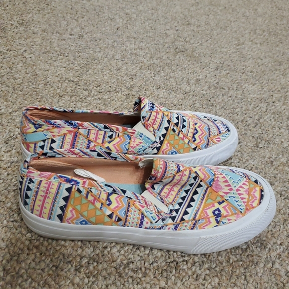 Mossimo Supply co womens slip On Shoes - Picture 3 of 9